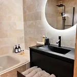 Val Thorens, Serac 7 - Neuf, Pied Des Pistes, Plein Sud, Vue Magnifique - Familial *
